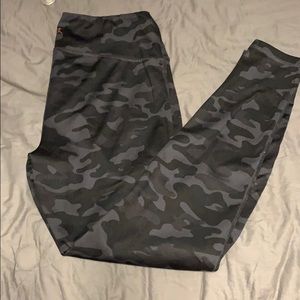 Danskin Camo Leggings